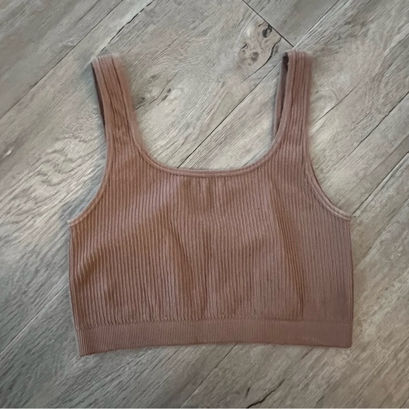 🔥SALE - any 4/$20. Ribbed Mauve Crop Top - Picture 1 of 3